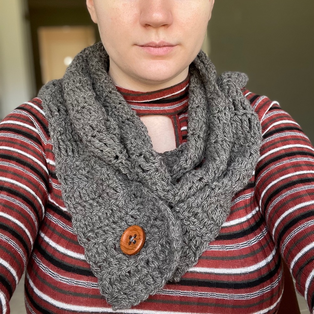 Handmade Grey Wool Scarf with Button